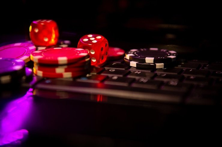 gajahbola mobile app interface showing live football markets and casino games