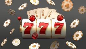 Gold tier badge showing enhanced cashback multiplier and exclusive Capsa Susun table access